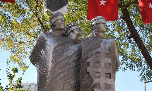The Monument in Tribute to the Victims of Torture fotoğrafı